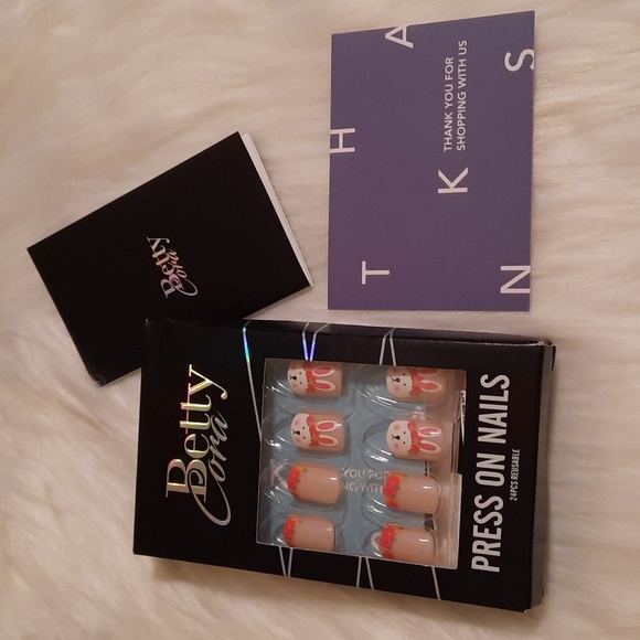 2for10$ NEW bunny press on nails reusable ftom betty cora - Picture 2 of 4